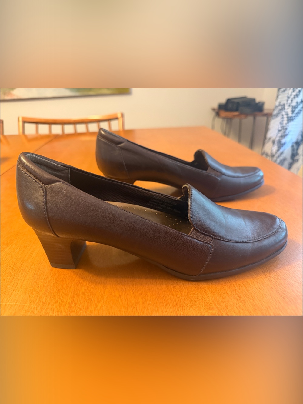 Trotter’s Women's Brown Block Heel Pumps
